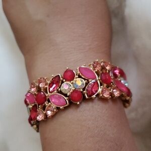 COLORFUL GEMS IN GOLDTONE STRETCH BRACELET ALL GEMS PRESENT BUNDLE AND SAVE